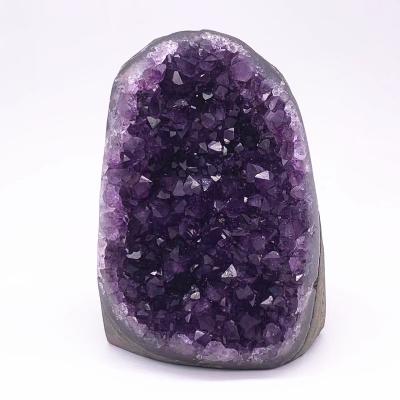 China Wholesale Various Size Natural Quartz Geode Amethyst Spiritual Healing Geode From Europe On Hot Sale for sale