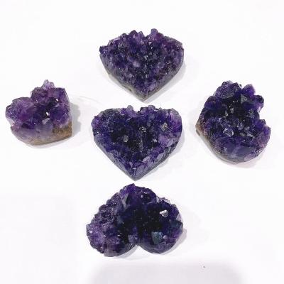 China Europe Natural Energy Crystal Therapy Stone Carving Crafts Heart Shape Amethyst Creative Crystal Clusters for sale