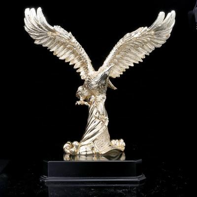 China Realistic Resin Eagle Statue Animal For Europe Home Table Decoration Display Your Room for sale