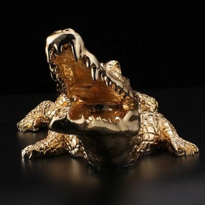 China Europe Custom Realistic Resin Crocodile Handcrafted Sculpture, Garden Pool Decor Sculpture Resin Crocodile Animal Sculpture for sale