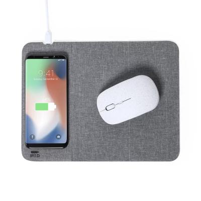 China Eco-Friendly Wireless Foldable Mouse Pad: Powered by RPET for Convenient Charging and Sustainable Use for sale