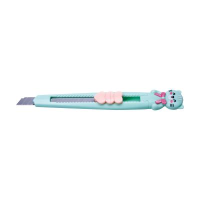 China Low MOQ Creative Fancy Color 021329 Wide Blade Economic Plastic Utility Knife for sale