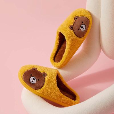 China 2021 New Couples Light Weight 2021 Winter Slippers Plush Cartoon Warm Cute Bear Shape Non-slip Home Indoor Shoes Women In Stock for sale