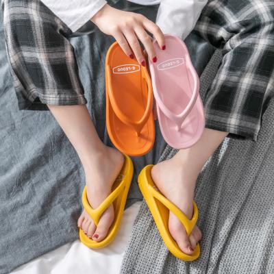 China 2021 new summer home breathable indoor non-slip wear-resistant fashion ladies flip flops thickened soft bottom slippers for sale