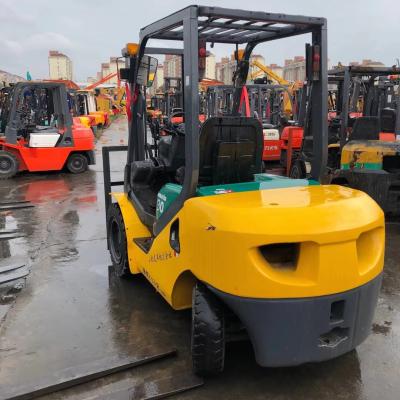 China Original Color Gas KomatsuFD30 3Ton LPG Forklift with 1.6M Fork Width and 1.2M Fork Length for sale