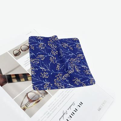 China High Quality Jewelry Screen Glass Design New Cleaning Cloth Printed Pattern Eyeglass Cloth Can Print Logo for sale