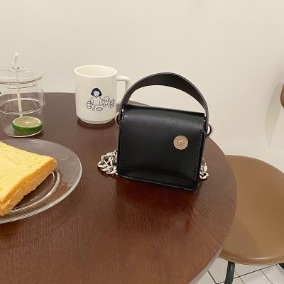 China Korea Polyester Mini High Quality Chain Ladies Shoulder Bags Bags Elegant Women Black Handbags for sale