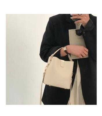 China Multifunctional Cute Chain Purse Purse Purse PU Women Bucket Bag Women Cross Bucket Bag Wholesale Purses With Lock for sale