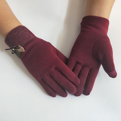 China Daily life factory direct wholesale gloves ladies winter mechanic gloves hat and winter gloves woman for sale