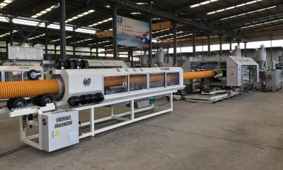 China Machines voor het vervaardigen van hoogwaardige HDPE-golfbuizen van kunststof Te koop