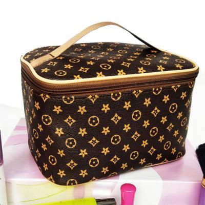 China Large Capacity Large Capacity Mens Womens Girls Printed Organizer Travel Makeup Beauty Cosmetic Bag Handheld Cosmetic Cases Toiletry Bags for sale