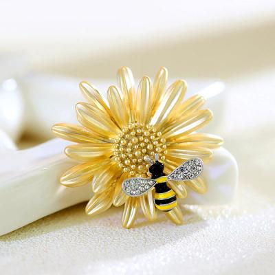 China Enamel Pin Wholesale Enamel Crystal Bee Flower Brooch For Women Kids for sale