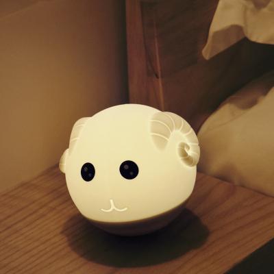 China Eco-friendly remote control night light rechargeable silicone led night light for kids baby sleep night lights for sale