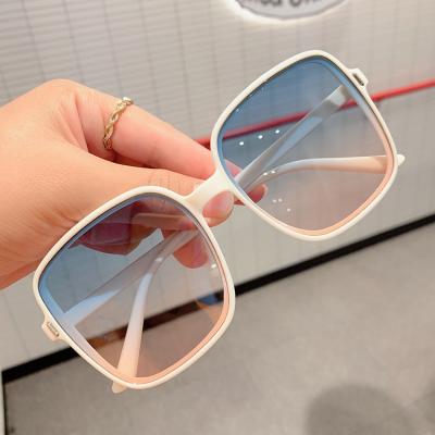 China Fashion sunglasses 2021 retro new color square UV ladies gradient sunglasses sunglasses for sale