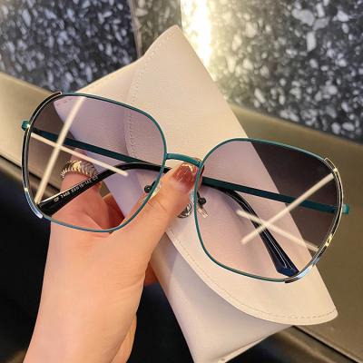 China Fashion sunglasses 2021 Korean style new square sunglasses fashion female UV protection sunglasses for sale