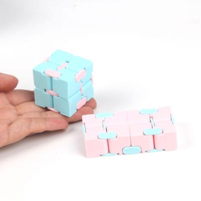 China Toy Wholesale Funny Educational Infinite Stirring Person Anti Stress Folding cube Adult Children Sugar Color Mini Magic Cube for sale