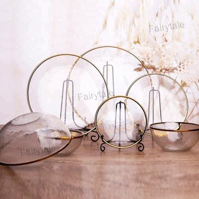 China Transparent Gold Hog Rim Charger Plate Sustainable Glass Household Dinnerware for sale