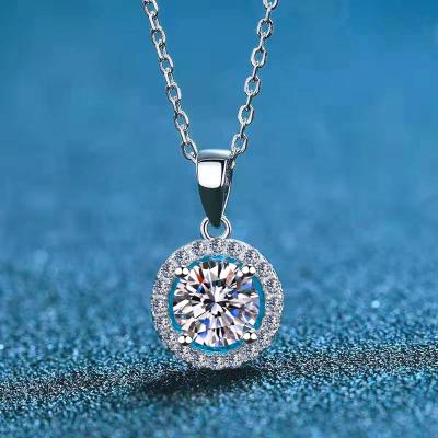 China High Quality TRENDY 925 Sterling Silver Round Pendant Necklace 0.3/0.5/1 carat Moissanite Jewelry Necklace for sale