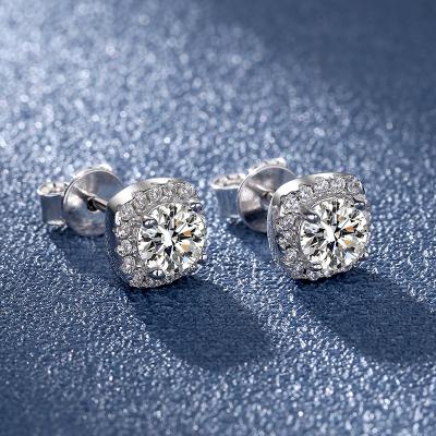 China New FASHIONABLE Hypoallergenic Non-fading 925 Sterling Silver Inlaid Moissanite Earrings for sale