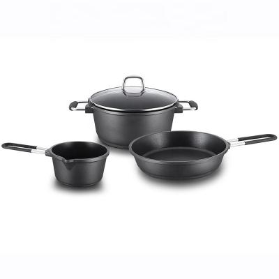 China Long Lasting JEETEE Die Casting Longer Lasting Non Sticking Aluminum Titanium Cookware Set for sale