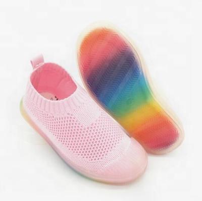 China Flat Breathable Fly Sports Weaving Shoes Freeze Kids Sole Shoes Sports Casual Shoes for Boys and Girls for sale