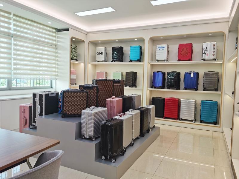 Verified China supplier - Guangzhou Ruilong Luggage Co., Ltd.