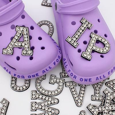 China Shoe Buckle Factory Shoe Charms Wholesale Top Selling Designer Inspired Bling Patches With Pearl Patches for sale