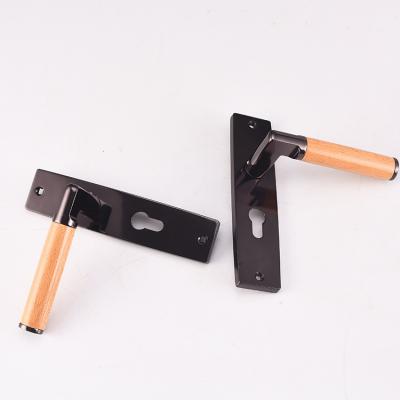 China Chrome Manual Modern Wooden Interior Entrance Door Lock Wooden Handle 180 x 43 mm for sale