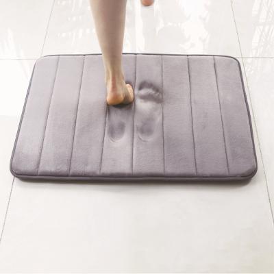 China Viable Modern Stripe Fleece Fabric Memory Bath Mat Cover Foam Floor Bath Mat Set Coral Coral for sale