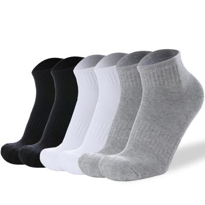 China XL-158 Breathable Mens Sports Socks Custom Logo White Ankle Socks for sale