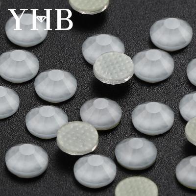 China High Quality Rhinestones And Round FlatBack Crystal Glass Hotfix Crystal Rhinestone Crystals YHB Y104 for sale