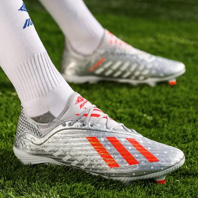 China 2021 New Design Shock Absorption Krampon Men Colored Cleats Forming Comfortable Waterproof Sports Soccer Sneakers Soccer Shoes for sale