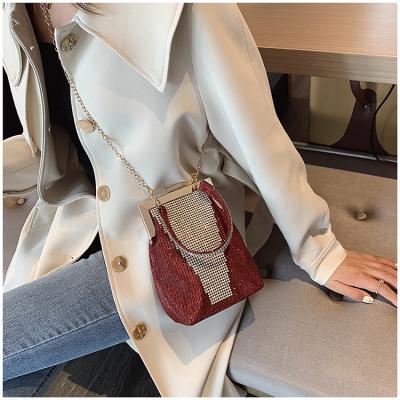 China New Fashion Bucket Bag With Drill Crystal Clutch Handbag Clutch Bag Luxury Crystal Sling Bag for sale