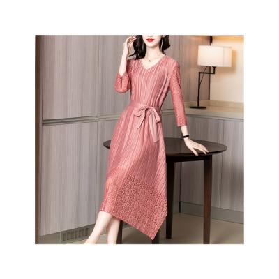 China 2021 New Spring Women's Breathable Large Size Loose Ladies Noble Temperament Mother Lace Dress for sale