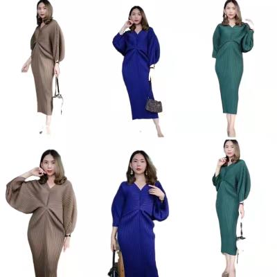 China Anti-Wrinkle Tianbao Pleated Miyake 2021 New In Stock Splicing Women's Long Sleeve Fast Flowing Stain Plus-Size Women's Plus-Size Women for sale