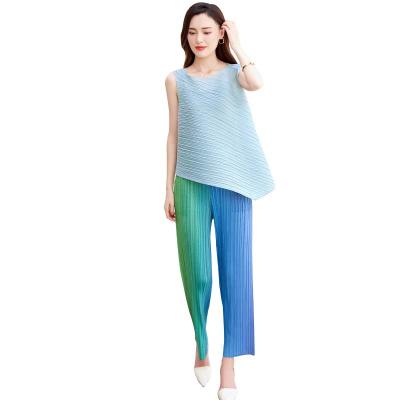 China Tianbao 2021 new fashion breathable sleeveless high-quality temperament irregular sweater 100 pleated sportswear loose spot wholesale for sale