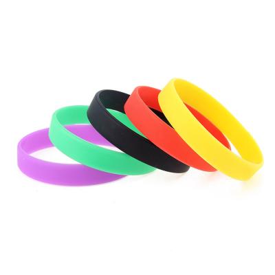 China 100pcs/Bag CLASSIC Free Shipping Silicone 1/2 Inch High Quality White Rubber Wristbands For Promotional Gifts Trade Assurance for sale