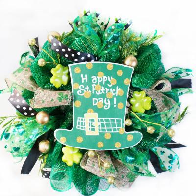 China Decorative Indoor Outdoor Decor St. Patrick's Day Festival Decoration Green Mesh Garland For Door Hanger for sale