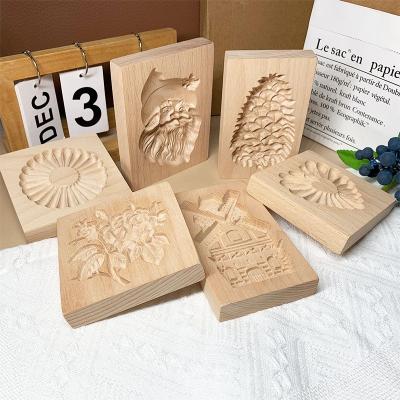 China Sustainable Beech wood Baking Mold Biscuit Chocolate Muffin Handmade  Wooden DIY Mooncake Molds Christmas gift for sale