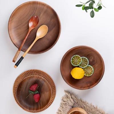 China Sustainable wooden vegetable fruit salad mixing bowl wholesale round wooden bowl large thick acacia wood salad bowl set for sale