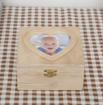 China China Art Spirits Craft Wooden Gift Wooden Jewelry Box Hinged Photo Wooden Box With Heart for sale