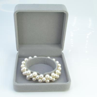 China Cute Best Selling Tasty 8mm Diameter Mother Of Pearl Bracelet With Circles for sale