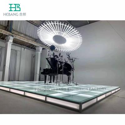 China Modular Exhibition Exhibit Flooring Glass System For Trade Show Event Glass Stage for sale