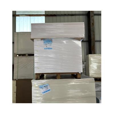 China Good Quality Moisture Proof Customized Roll Wood 400Gsm Pulp Folding Box White Board Paper for sale