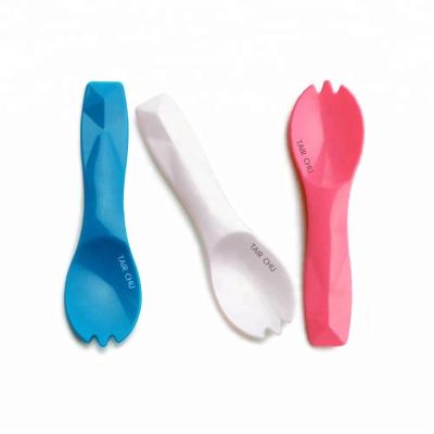 China Small plastic spoons stored in disposable plastic dessert for sale