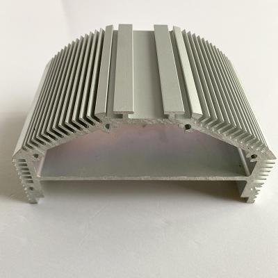 China Perfil de aluminio industrial del disipador de calor de 6061 protuberancias en venta