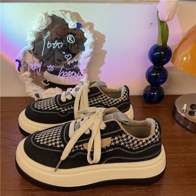 China Steel Toe Black And White Bird Check Thick Bottom Sneakers Students To Increase The Size Of Big Main Bread Shoes for sale