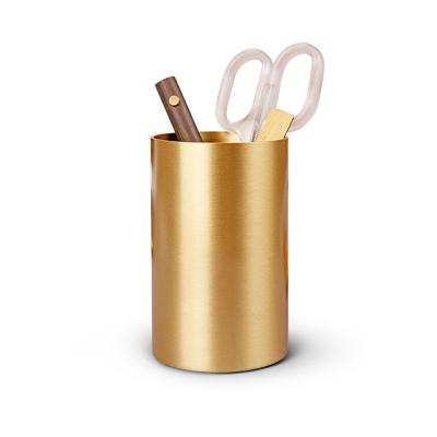 China Zhidesign Modern Exquisite And Compact Home Appliance Round Portable Container Pen Holder Brass Craft Seamless Metal Sandblasting Pencil Case for sale