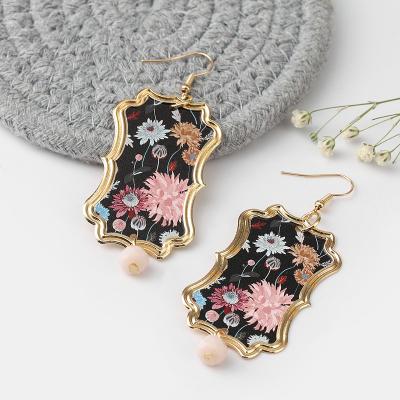 China New Fashionable Color Metal Piece Earrings Design Printed Printed Glass Pearl Gifts For Girls for sale