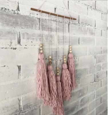 China Simply simply 2019 hot sales hand knotted macrame wall hanging cotton wooden finger decor large macrame woven wall hanging tapestry for sale